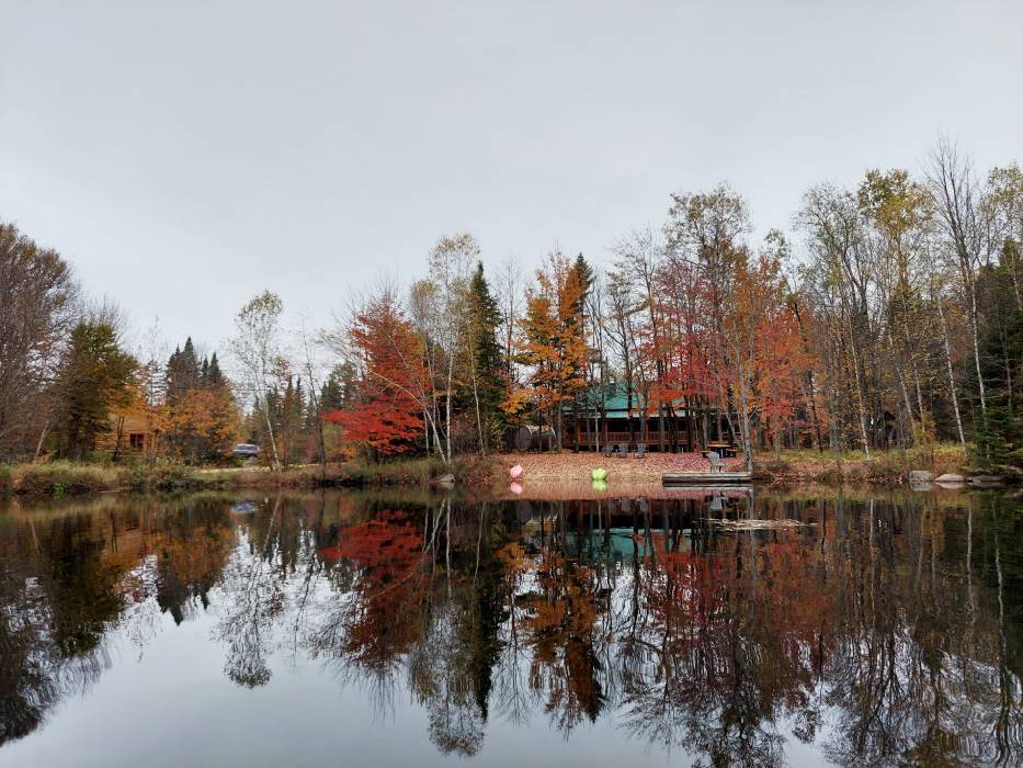 rear view cottage lake (small)